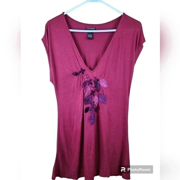 Lucky Brand Tops - Lucky Brand cap sleeve decorative top